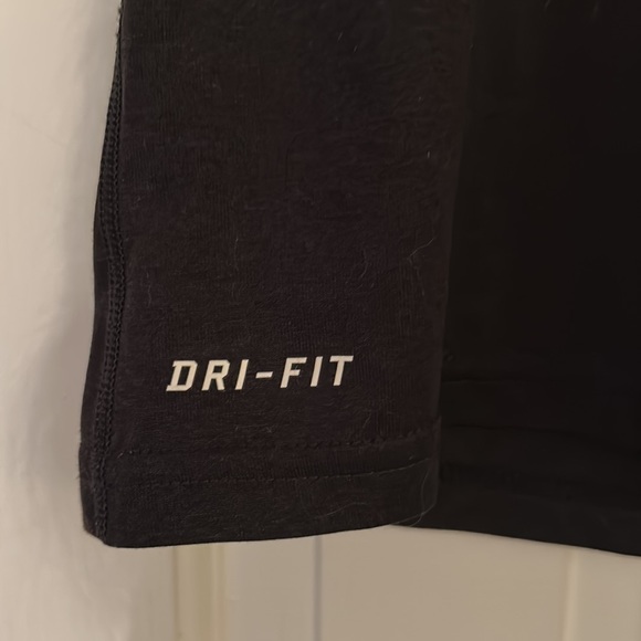 NFL Saints Tee Sz Medium - Picture 3 of 4